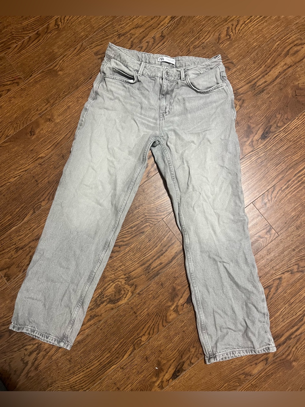 Zara Low Rise Light Gray Relaxed Jeans